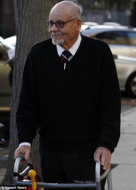 Jodie Foster S Father Arrives At Court With Zimmer Frame Accused Of 130 000 Housing Scam
