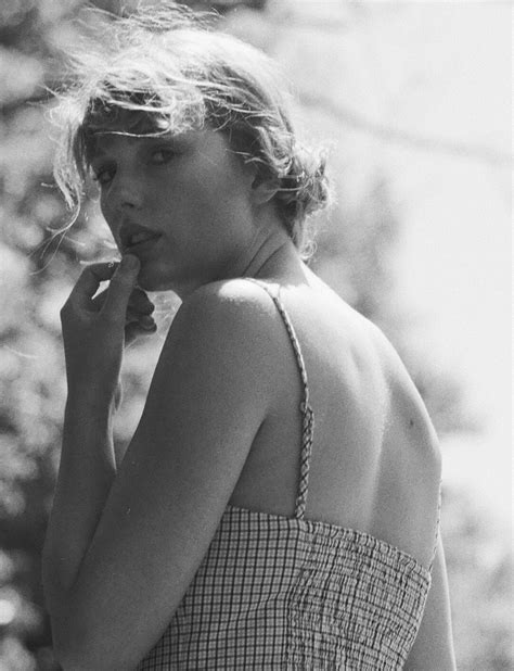 Taylor Swifts Intimate “indie” Album “folklore” The New Yorker