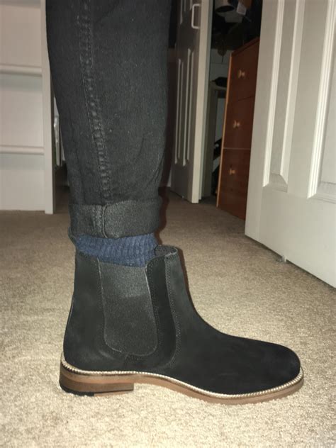 Slim fit jeans are without a doubt the most stylish type to be worn with chelsea boots. Are Chelsea boots supposed to be this loose around the ...