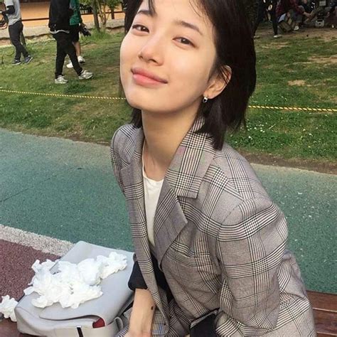 Suzy 171018 Instagram @skuukzky | Rambut pendek, Gaya ...