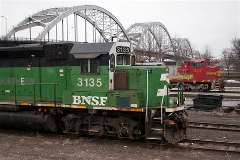 Who Needs A Heritage Fleet Bnsf 3135 R Chi4271 07 And B Flickr