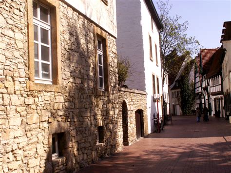 If you travel with an airplane (which has average speed of 560 miles per hour) between osnabrück to altstadt, it takes 0.12 hours to arrive. Altstadt Osnabrück Foto & Bild | deutschland, europe ...
