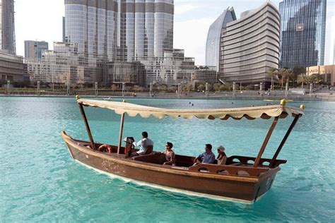 Tripadvisor Dubai Springbrunnen Show Und Fahrt Mit Dem Burj Lake Mit