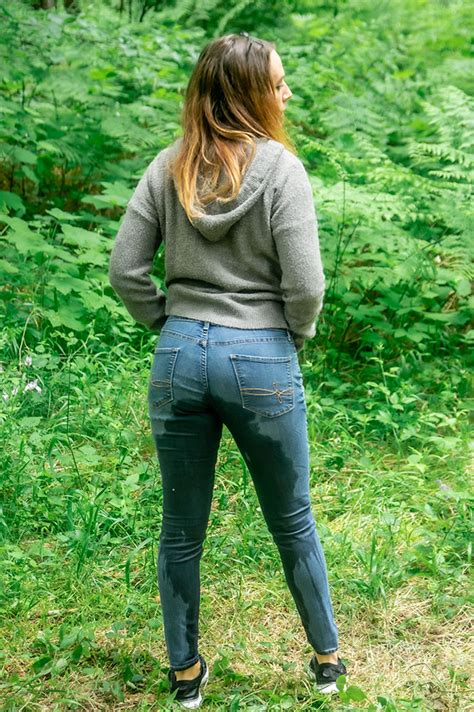 Desperate Jeans Wetting Photos | HD Wetting