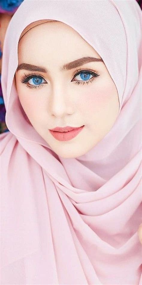Most Beautiful Muslim Women In Hijab