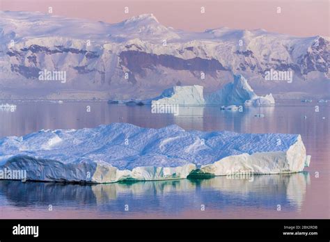 Antarctica Southern Ocean Antarctic Peninsula Icebergs And Glaciers