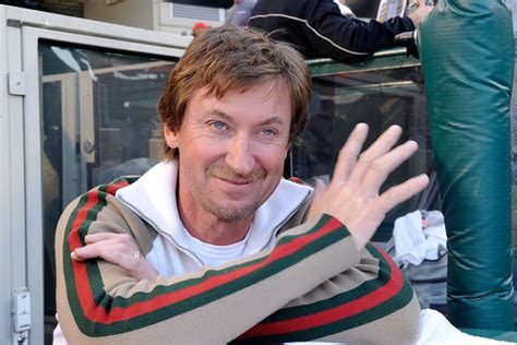 Wayne Gretzky Expects Lockout To End In Time For Winter