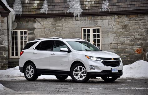 Suv Review 2018 Chevrolet Equinox 20t Driving