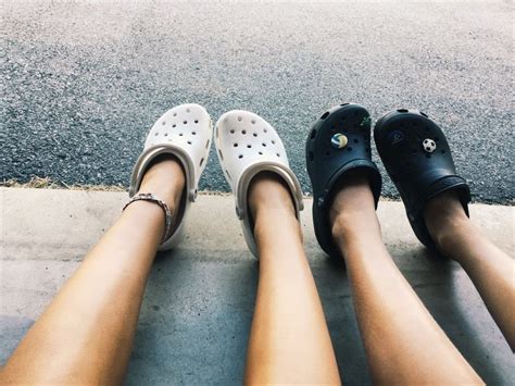 𝙿𝚒𝚗𝚝𝚎𝚛𝚎𝚜𝚝 𝚘𝚕𝚒𝚟𝚒𝚊𝚊𝟷𝟷𝟸𝟶 𝚅𝚜𝚌𝚘 𝚘𝚕𝚒𝚟𝚒𝚊𝚊𝟷𝟷𝟸𝟶 crocs shoes cute shoes styling crocs