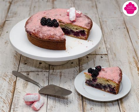 Sugar free sweets for specialist diets and calorie counters. Emilie Sweetness: Gâteau aux mûres et poudre de biscuits ...