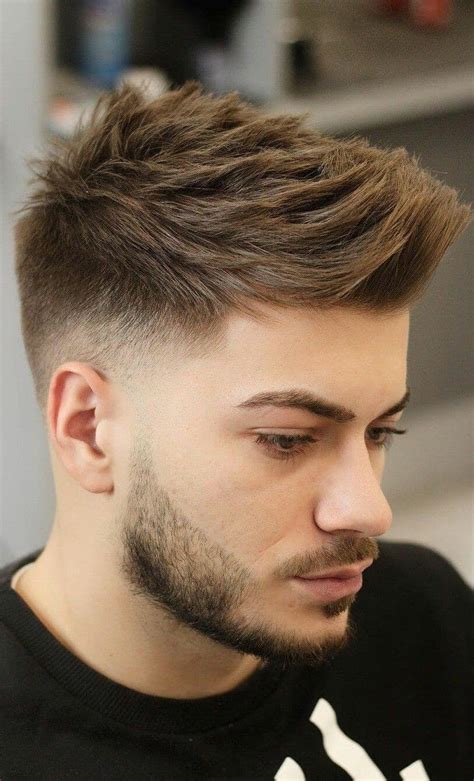 Saç bakım ürünleri, özel şampuanlar, farklı saç modelleri derken saçlar, erkek. 50 Adet Saç Modeli Trend Erkek Saç Modelleri 2020 | Erkek ...