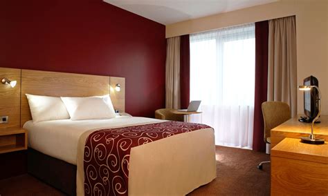 This traditional hotel is located in the heart of the city. Hotel in Sheffield City Centre | Jurys Inn Sheffield Hotels