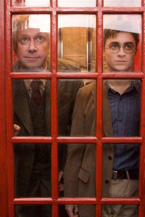 6 de febrero de 1950. Why we love Arthur Weasley so damn much | Wizarding World