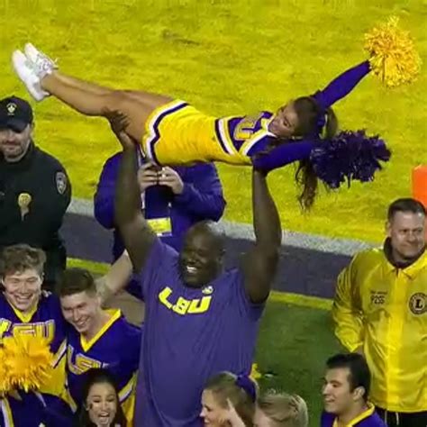 Shaq Showing Off To The Students Forever Lsu Lsu Tigers Football
