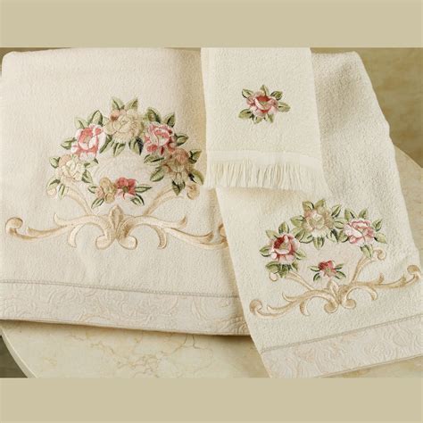 The first item i embroidered when i finally got brave enough to take my embroidery machine out of the box was monogrammed bath towels are a great wedding shower gift. Rosefan Embroidered Bath Towels