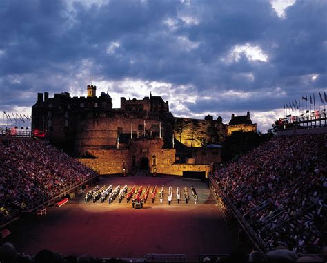 Jump to navigation jump to search. Military Tattoo in Edinburgh: wat een spektakel