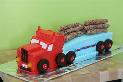 Bloom Box Semi Truck Birthday Cake Truck Birthday Cakes Happy