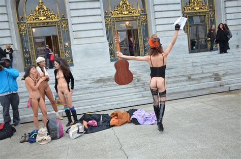 1 In Gallery Public Nude Protest Cfnm San Fransisco Picture 1 Uploaded By Acidrainq On