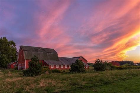 Red Barn Sunset By Mark Papke Red Barn Sunset Red Barns
