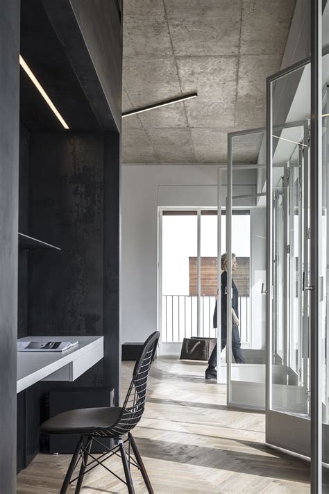 A Bauhaus Tel Aviv Loft Preserved In The Buildings 21st Century