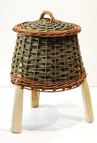 Toutes les pièces sont fabriquées en binôme, excepté lorsque je prends. Galerie Phi2 | Noël 2015