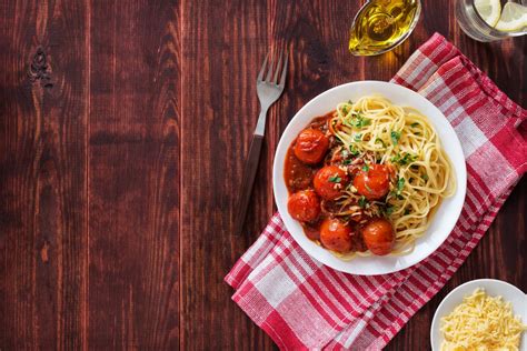 Download Still Life Tomato Pasta Food Meal 4k Ultra Hd Wallpaper