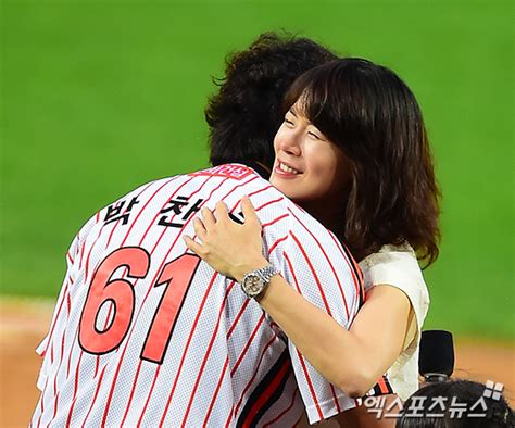 아론램지 흥해라 4 분 전. N년 전 오늘의 XP '코리안 특급' 박찬호, 올스타전 은퇴식에서 ...