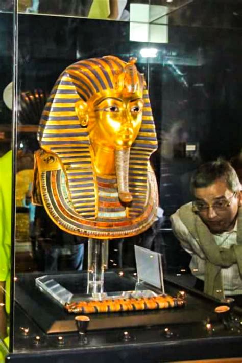 King Tut Treasures Of The Golden Pharaoh Tutankhamun King Tut Pharaoh