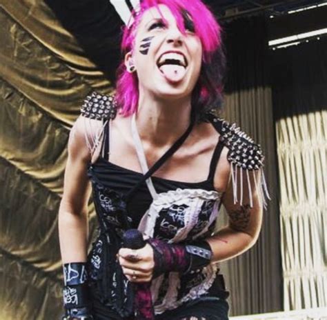 Ariel Of Icon For Hire On Warped Tour Ariel Hair Rocker Style Rock Girl