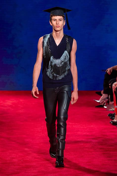 Nyfw Ellery Walker Harper Makes Runway Debut In Calvin Klein