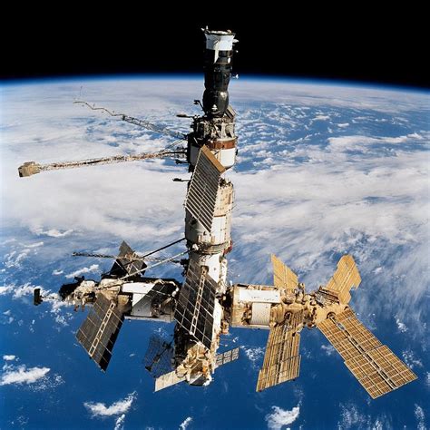 Russian Space Station Mir Photo Photograph By Everett