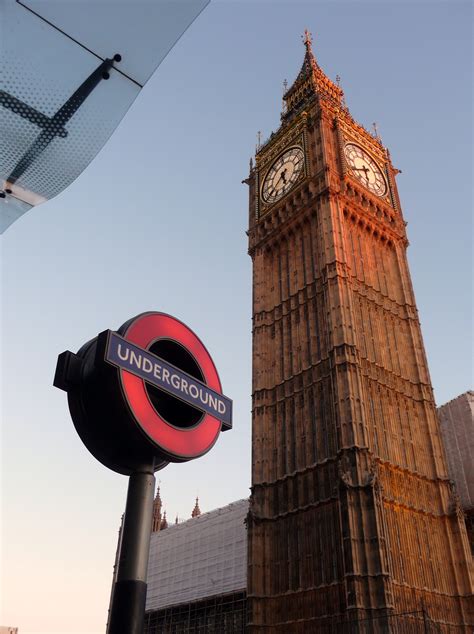 Filelondon Westminster Underground Sign And Big Ben Clock Tower