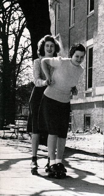 30 Interesting Vintage Photos Of Roller Skating Girls From The Mid 20th