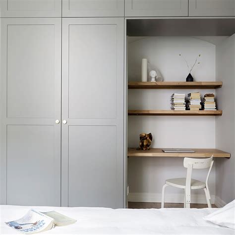 See more ideas about closet bedroom, closet designs, closet design. Desk nook inspiration - not imagining it so closed in or w ...