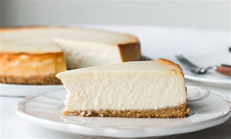 My 6 inch cheesecake recipe is a creamy dessert for two ideal for any occasion. Small Cheesecake Recipes 6 Inch Pans / To properly line your cake pan, cut a circle that will ...
