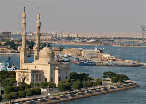 Mosque At Suez Canal In Egypt Beautiful Mosques Beautiful Places