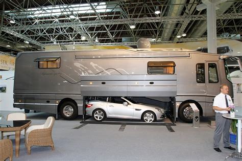 Les frais de réservation sont offerts en basse saison ! Düsseldorf : les camping-cars les plus impressionnants du ...