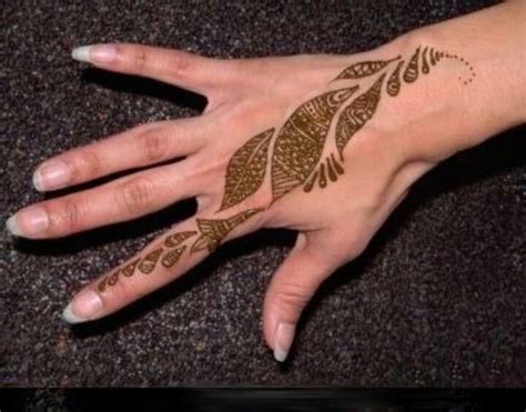 Pin By Isra Jackoub On Hennah Art ♣ Cute Henna Designs Henna
