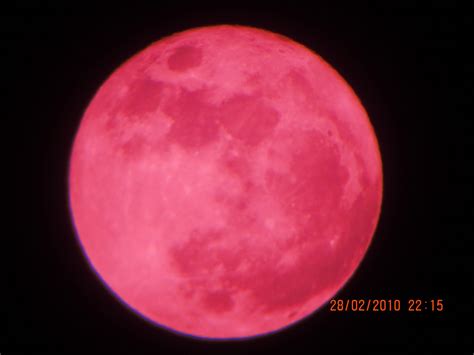 Ensuite, cette pleine lune d'avril est appelée lune rose par les tribus amérindiennes en raison de la floraison des fleurs à cette période de l'année, en particulier. Myfaitrh: Photo De La Lune Rose