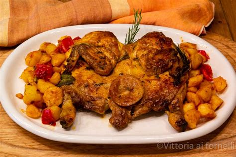 Oggi prepariamo la ricetta del pollo alla diavola. Pollo alla diavola al forno, semplice e saporito ...