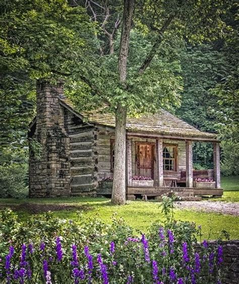 Cabins And Cottages One Room Log Cabin From The 1800s Cabin Life