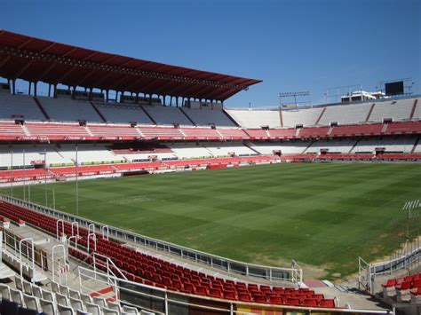 It is the home stadium of sevilla fútbol club, and is named after the club's. Estadio Ramón Sánchez Pizjuán (La Bombonera de Nervión ...