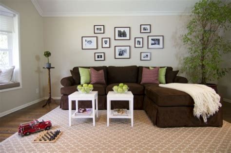 Halte dich für die kombination deines wohnzimmers in braun und beigean ein paar grundprinzipien: Braunes Sofa - ein "must-have" zu Hause! - Archzine.net