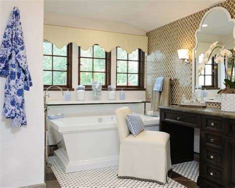 Alleine schon das betrachten von entsprechenden bildern entspannt und löst sehnsucht nach urlaub aus. Mediterrane Badezimmer Ideen, Design & Bilder | Houzz