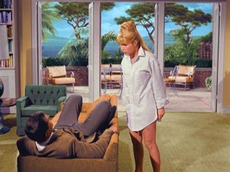 I Dream Of Jeannie Season 1 Episode The Lady In The Bottle 1965 1966 60s Tv Retro Tv Nbc 4