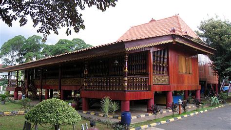 Rumah Adat Sumatera Selatan Nama Gambar Dan Keunikan Freedomsiana