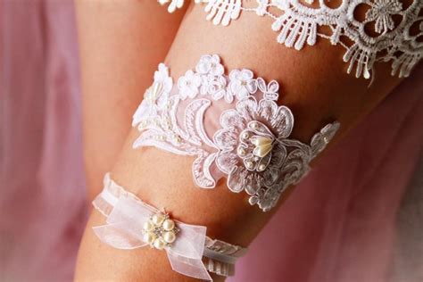 Modern garter belts are usually not worn alone. Bridal Garter Set Wedding Garter Set - Ivory Lace Garter ...