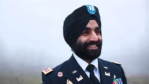 Soldiers Can Now Wear Turbans Beards And Hijabs The Army Says
