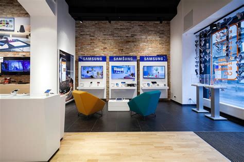 Smartson Smartphone Store Concept Electronics Retail Design