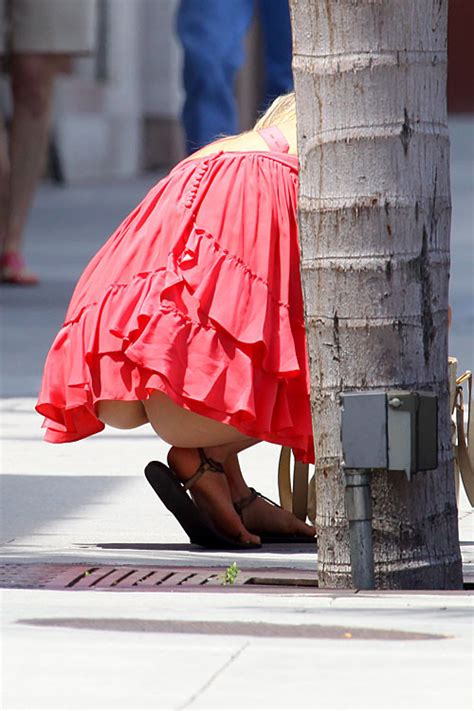 Ali Larter Showing Her Ass In Thong Upskirt On Street Paparazzi Pics